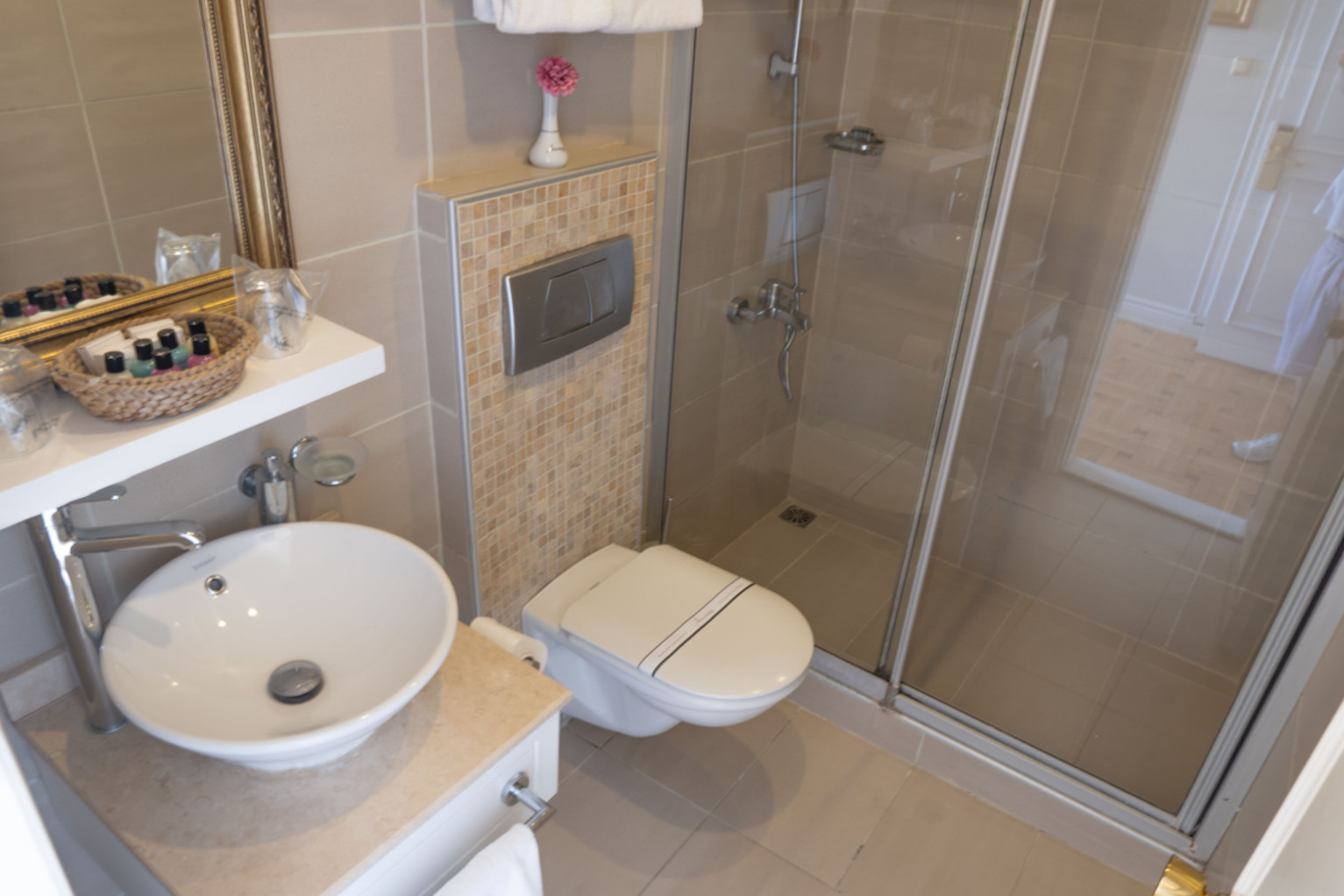 Elegance Single Room with City or Sea view