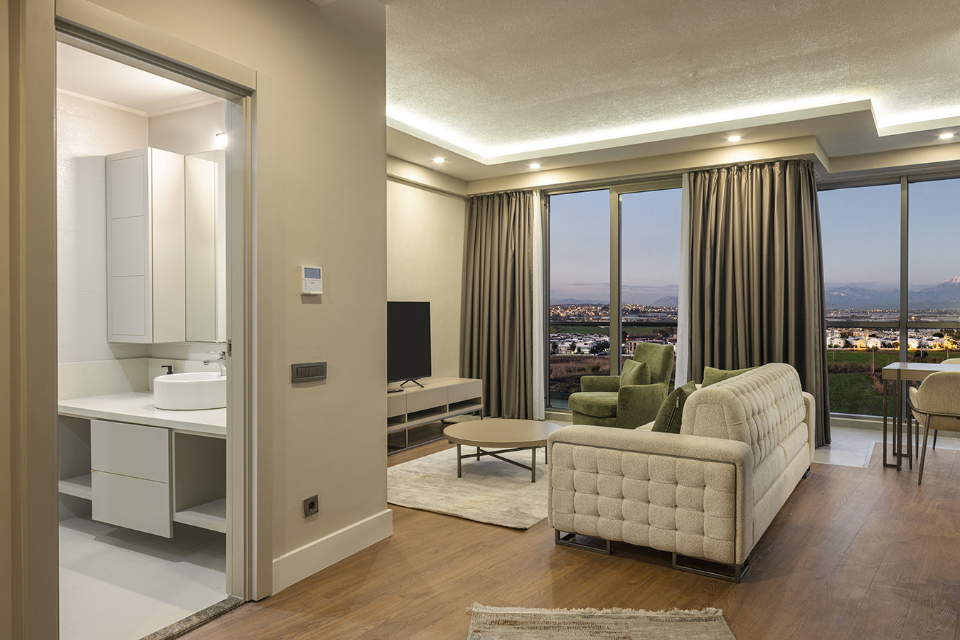 Penthouse Executive Duplex Suite / 2 BR