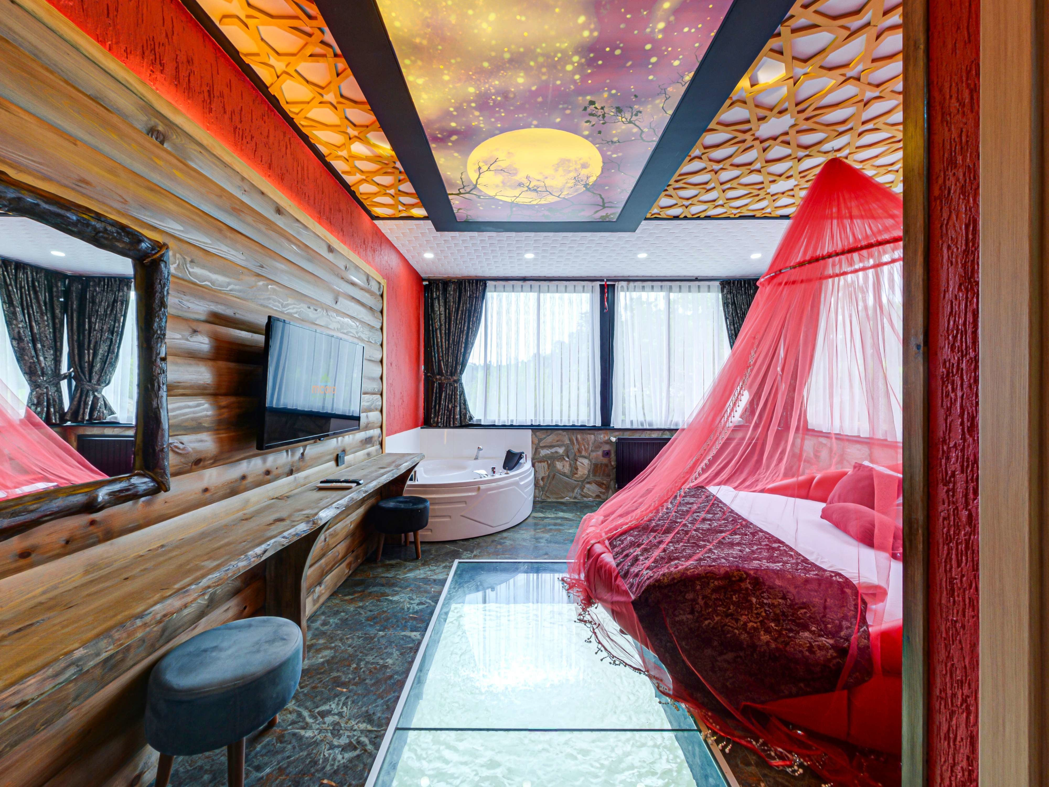 Red Ultra Luxury Suit Room