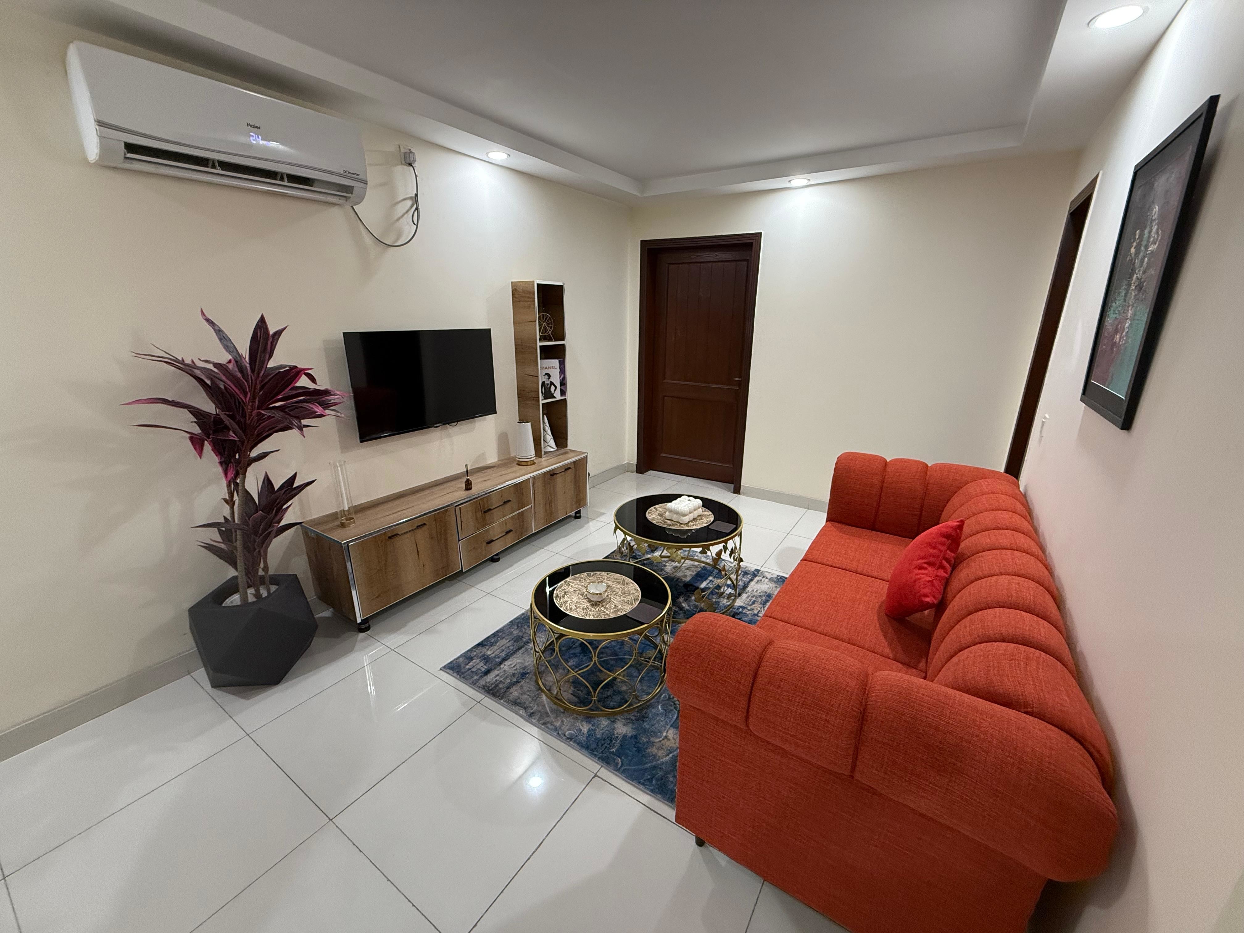 Luxury 1 Bedroom Apartment Gulberg