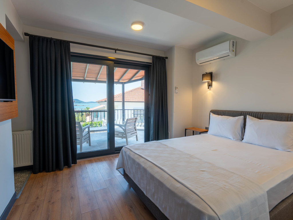 Sea View Deluxe Room with Terrace
