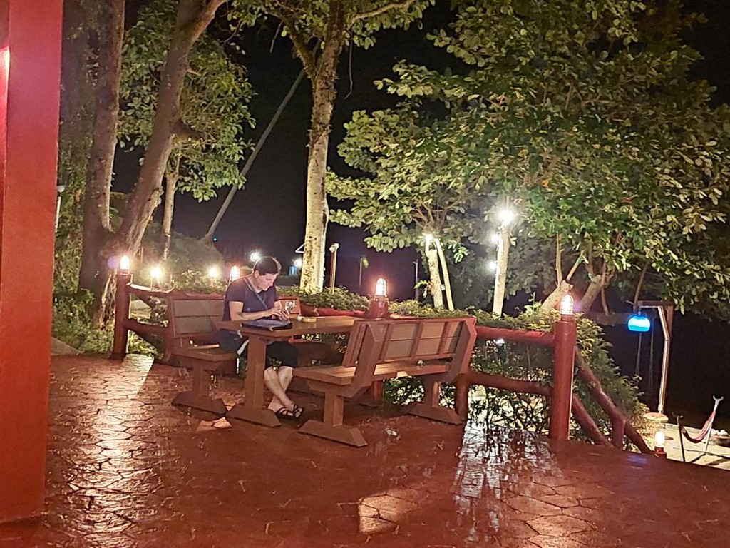 Restaurants and Bar3